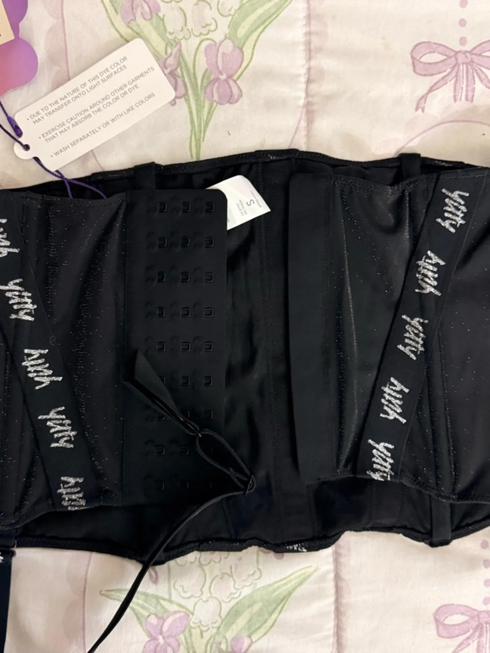 YITTY sleek black
